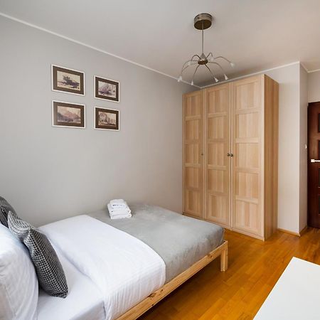 Metro Ksiecia Janusza Cosy Apartment Warschau Exterior foto