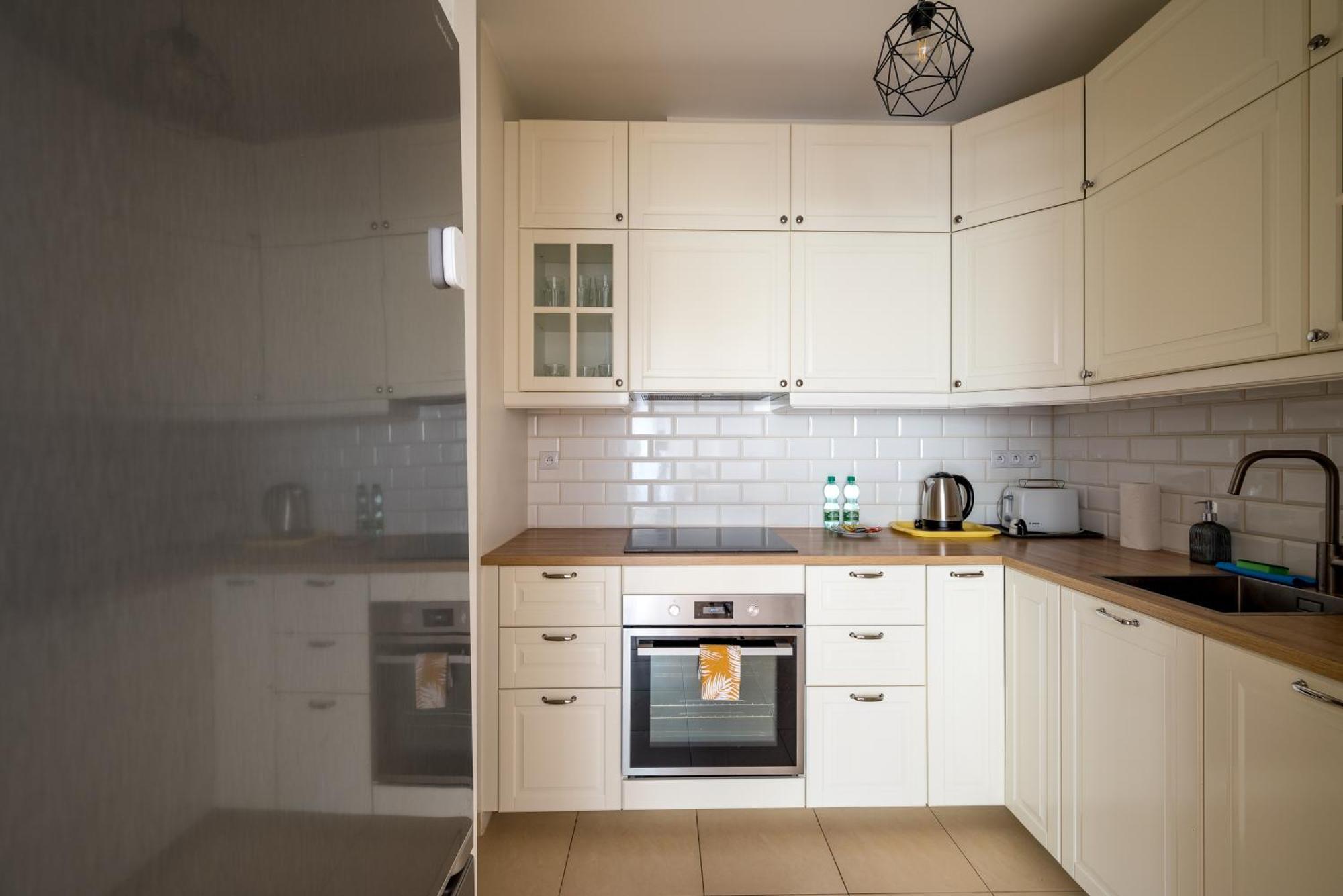 Metro Ksiecia Janusza Cosy Apartment Warschau Exterior foto