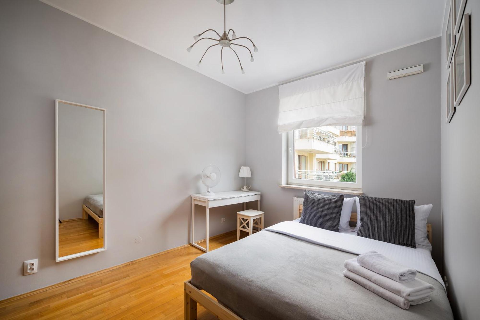 Metro Ksiecia Janusza Cosy Apartment Warschau Exterior foto